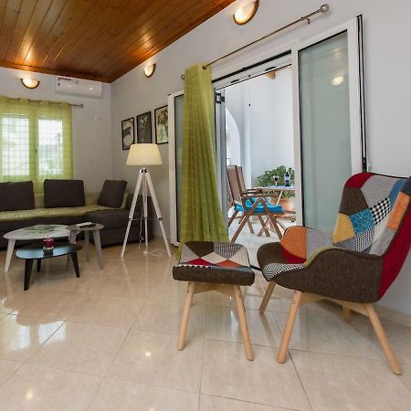 Thano'S Stylish Flat Just 150M To The Beach Faraí Exterior foto