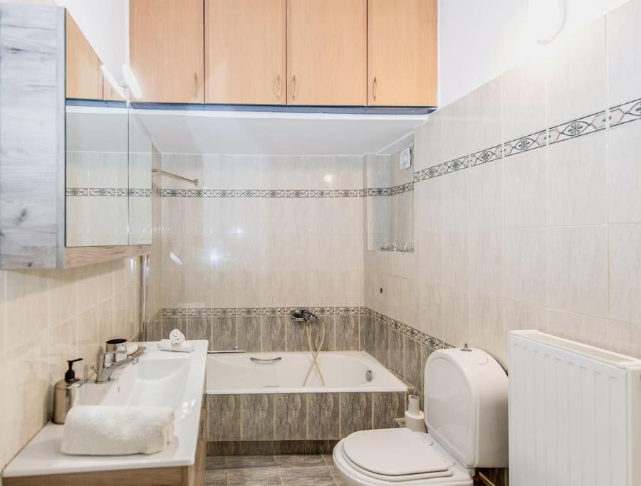 Thano'S Stylish Flat Just 150M To The Beach Faraí Exterior foto